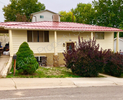 301 Moss St
